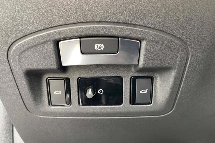 Beige Jaguar I-Pace fra 2021