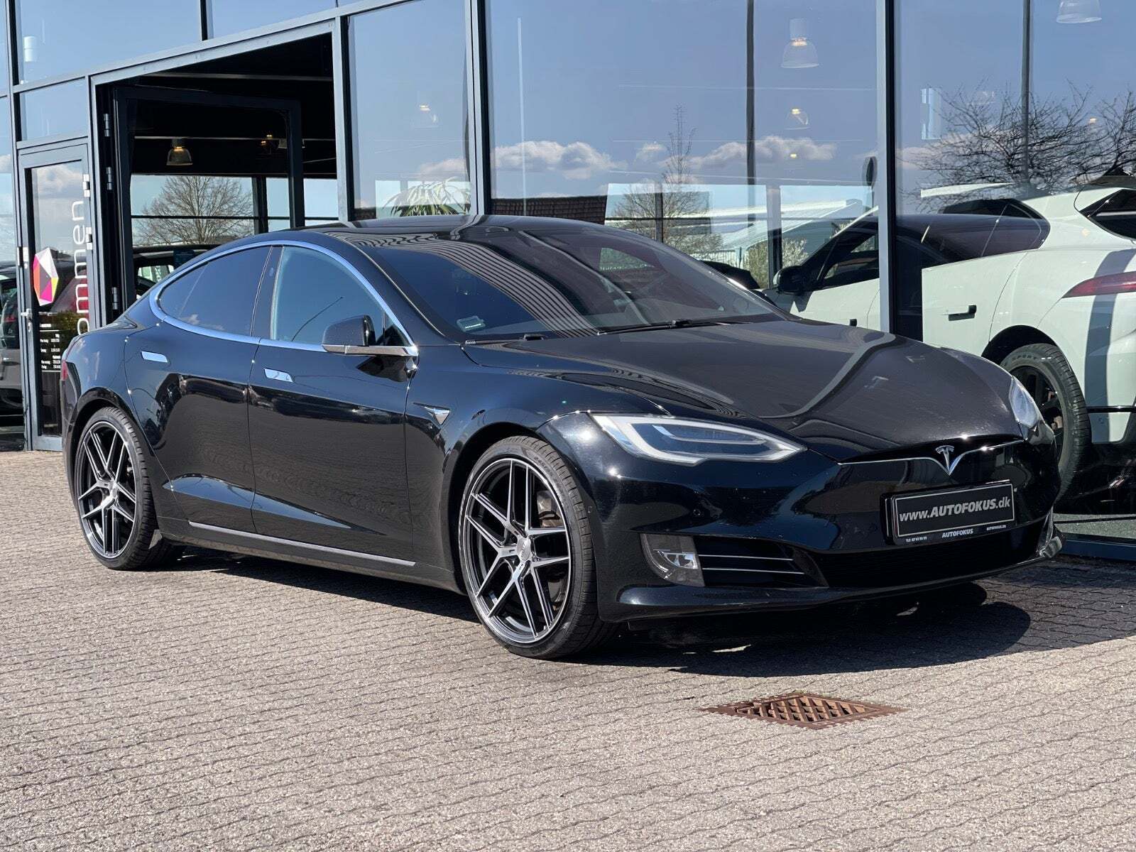 Tesla Model S Long Range AWD
