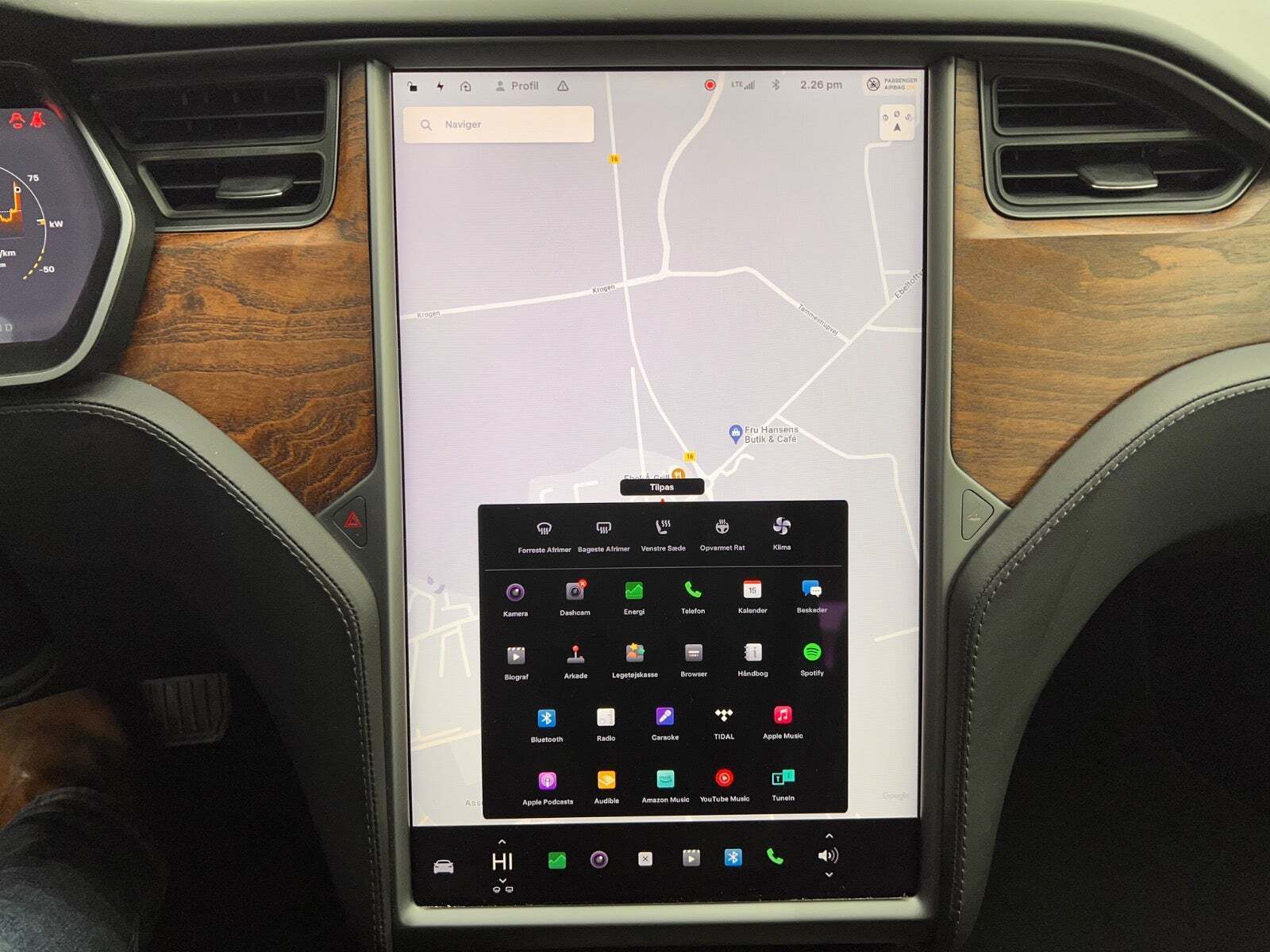 Sort Tesla Model S fra 2019