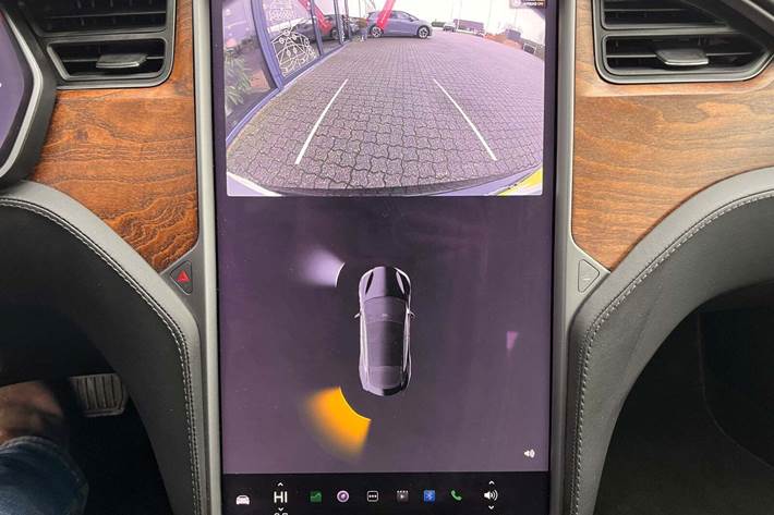 Sort Tesla Model S fra 2019