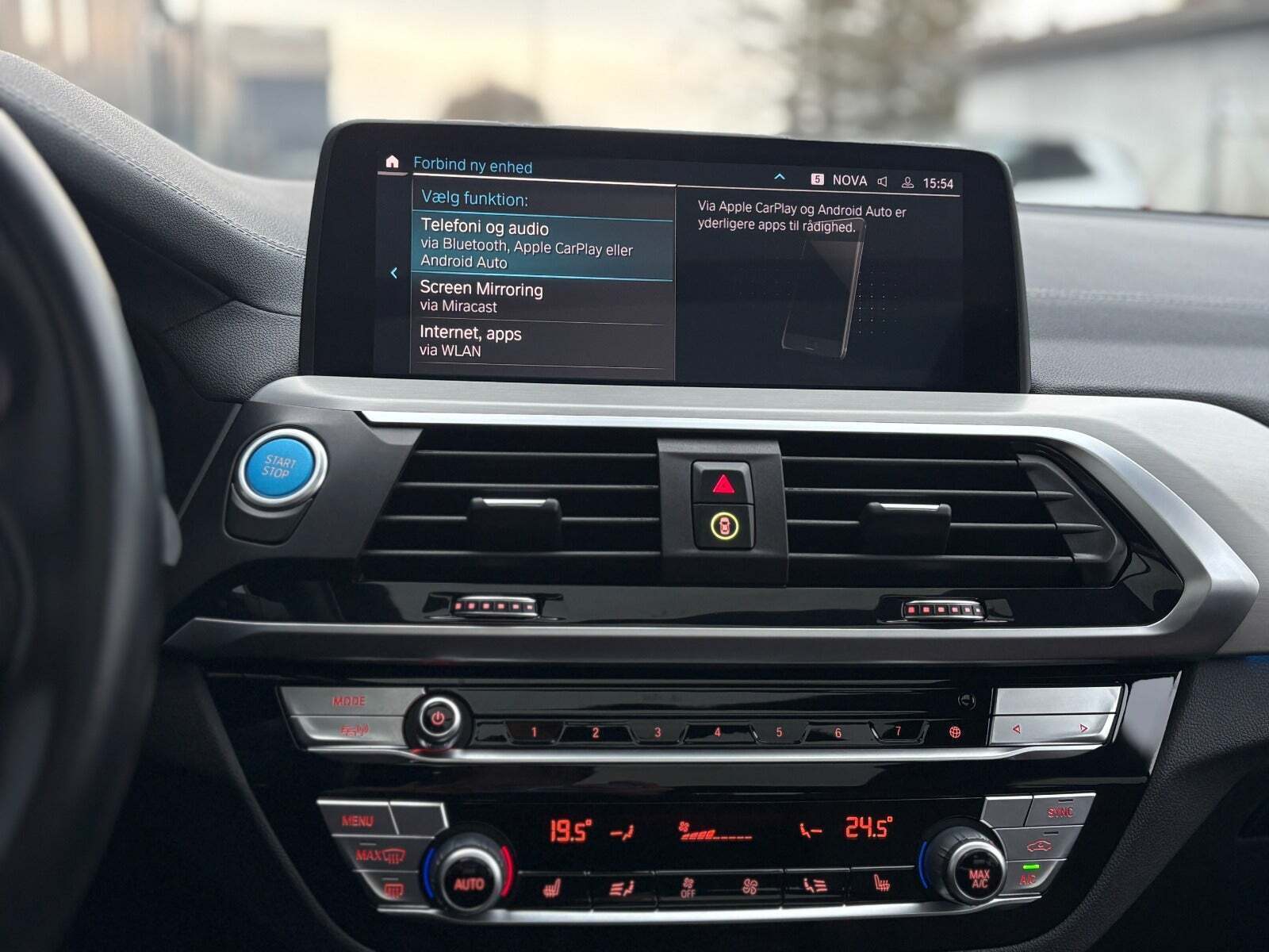 Blå BMW iX3 fra 2021