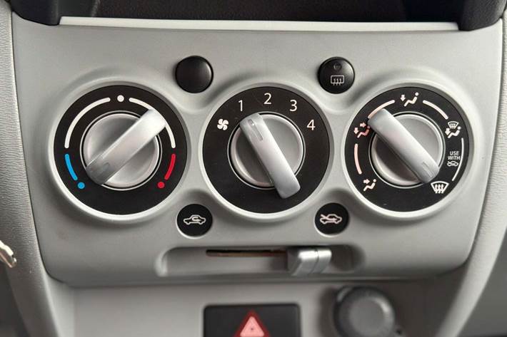 Hvid Suzuki Alto fra 2010