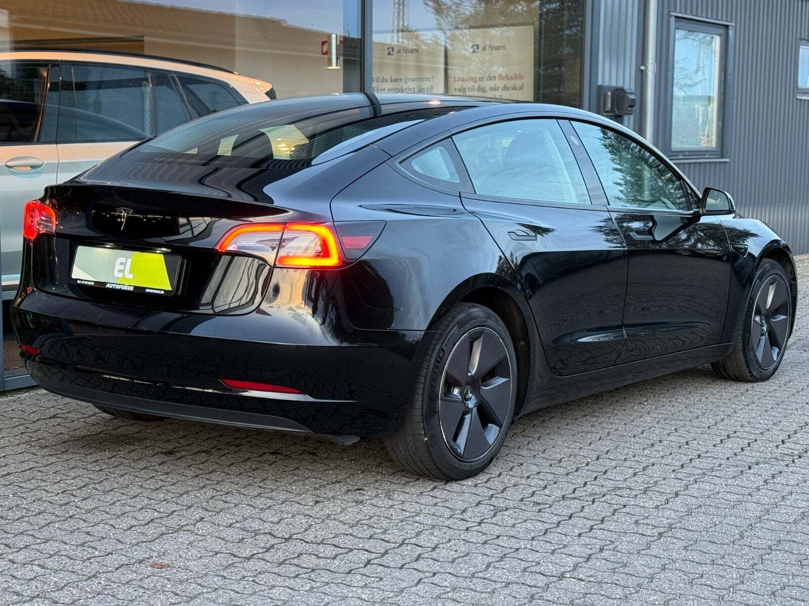 Tesla Model 3 Long Range RWD