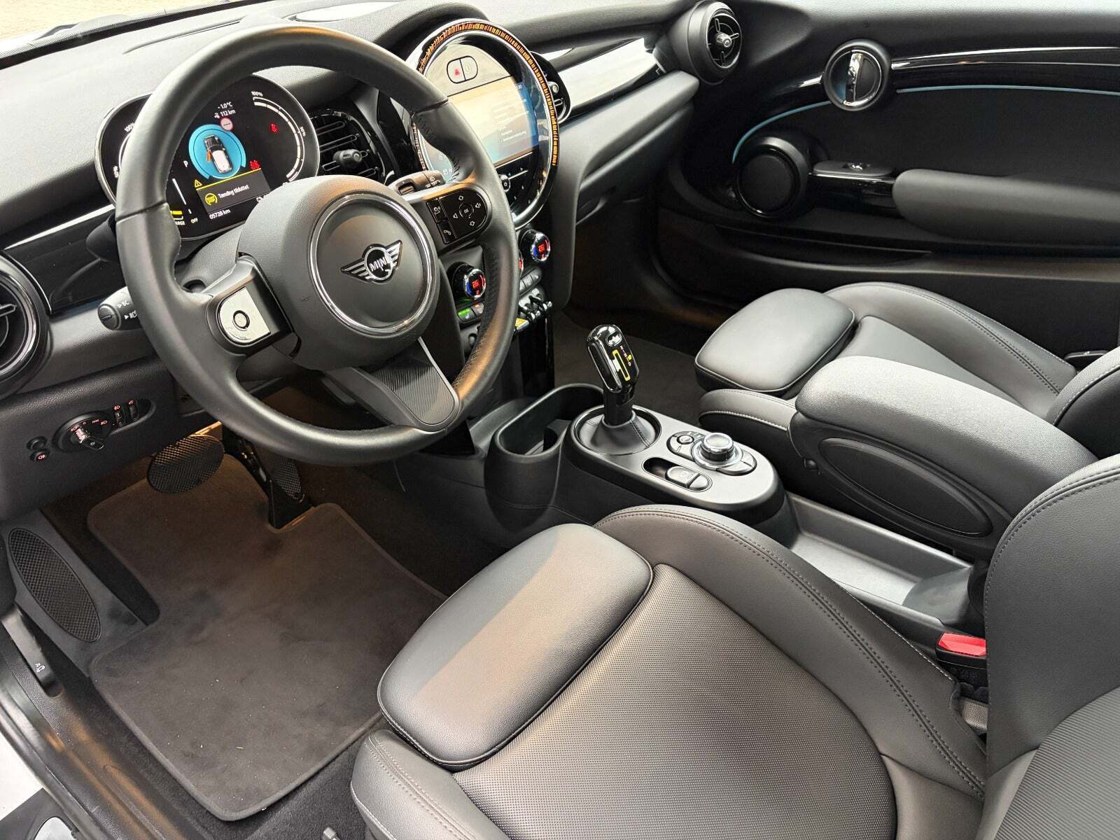 Hvid Mini Cooper SE fra 2023