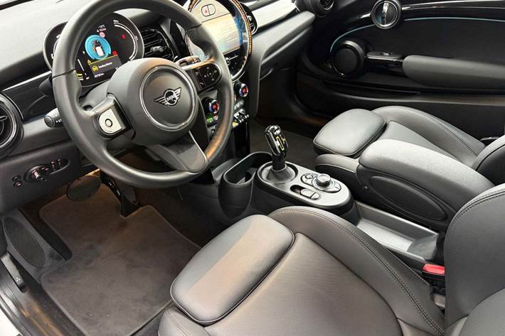 Hvid Mini Cooper SE fra 2023