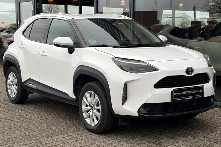 Hvid Toyota Yaris Cross fra 2021