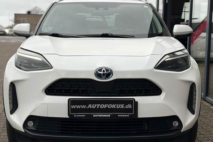 Hvid Toyota Yaris Cross fra 2021