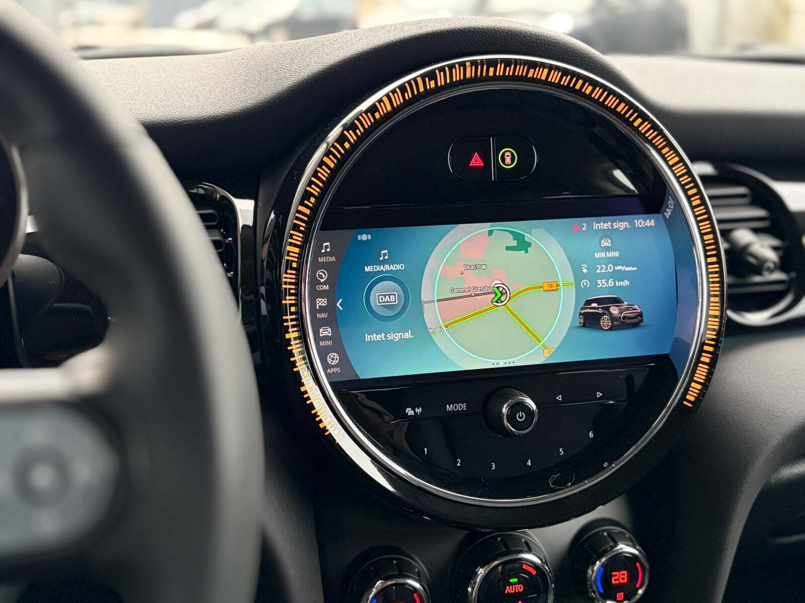 Blå Mini Cooper SE fra 2023