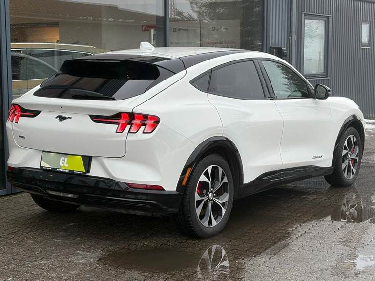 Ford Mustang Mach-E 88 Extended Range AWD