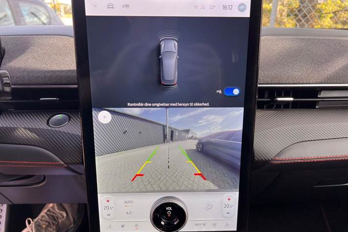 Sølv Ford Mustang Mach-E fra 2022