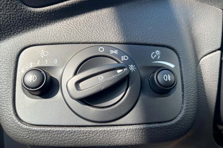 Grå Ford Grand C-Max fra 2018