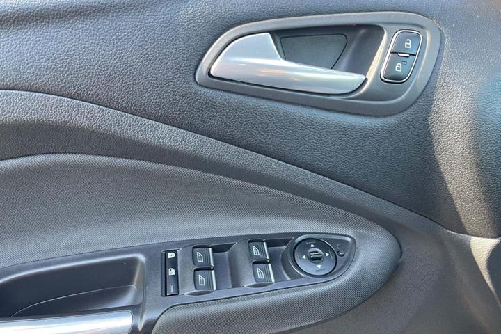 Grå Ford Grand C-Max fra 2018