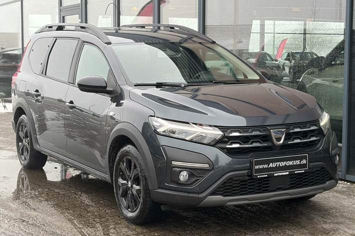 Grå Dacia Jogger fra 2022