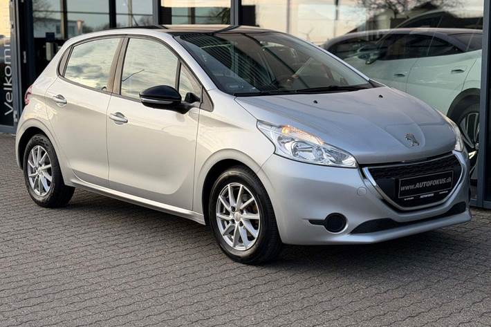 Sølv Peugeot 208 fra 2014