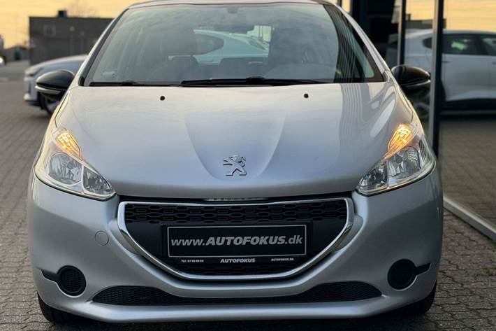 Sølv Peugeot 208 fra 2014