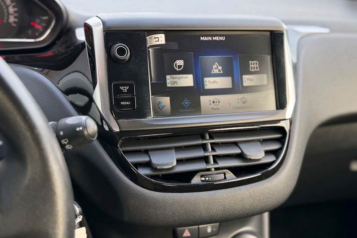 Sølv Peugeot 208 fra 2014