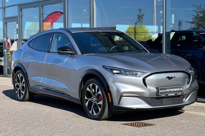 Sølv Ford Mustang Mach-E fra 2022