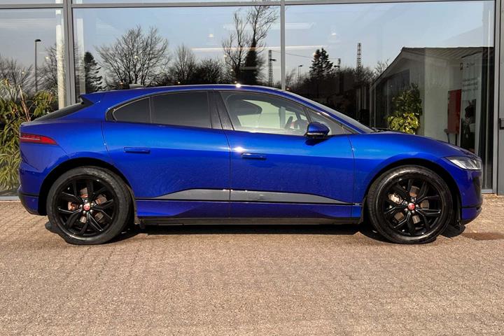 Blå Jaguar I-Pace fra 2021