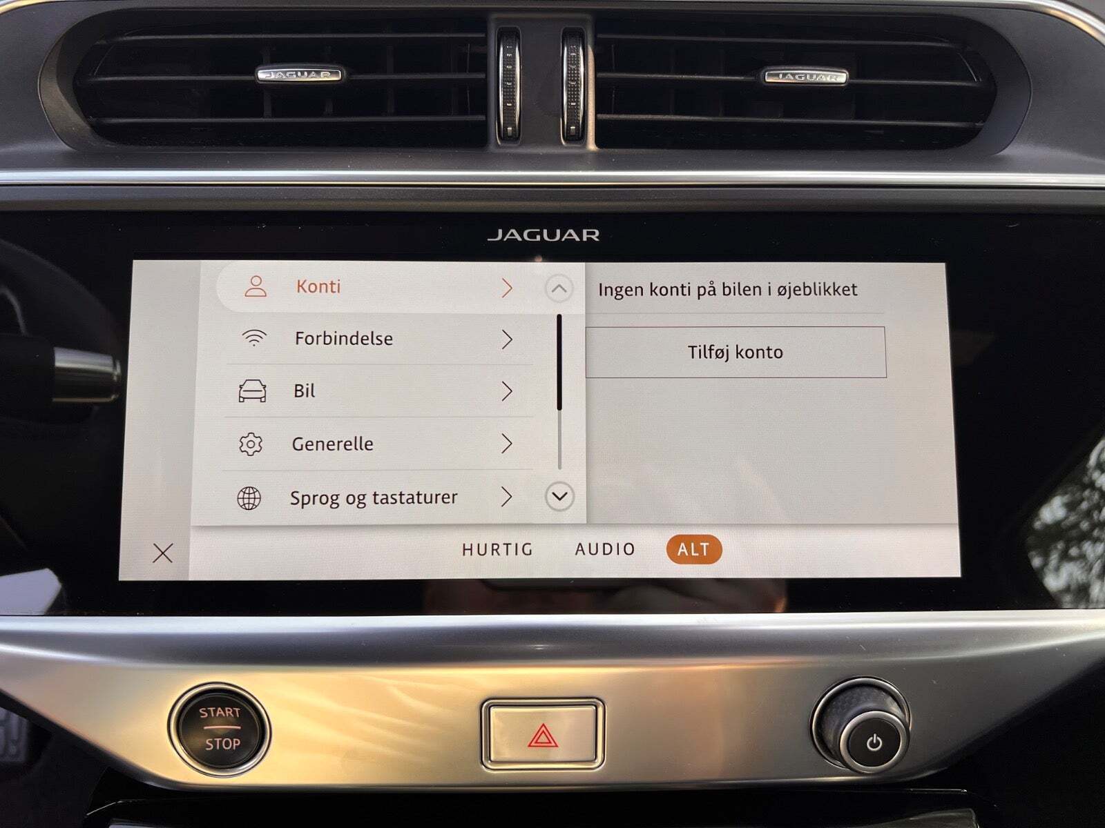 Blå Jaguar I-Pace fra 2021