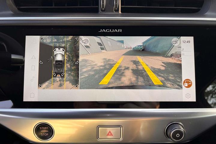 Blå Jaguar I-Pace fra 2021