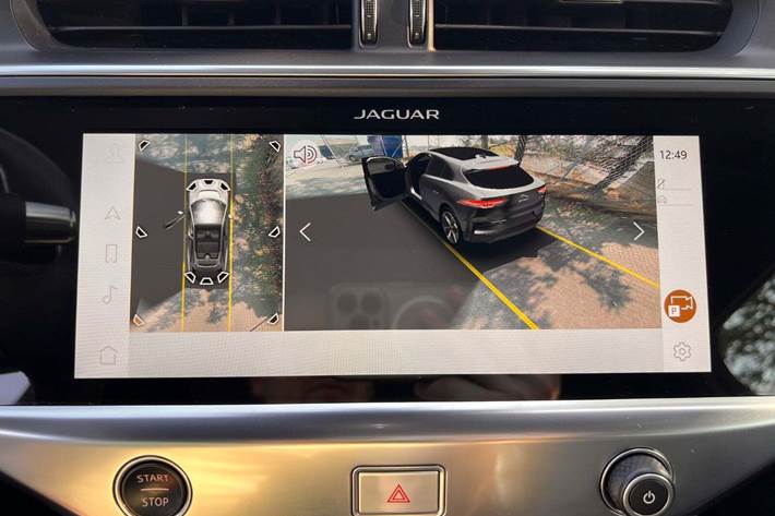 Blå Jaguar I-Pace fra 2021