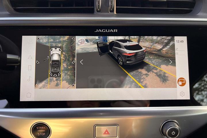 Blå Jaguar I-Pace fra 2021