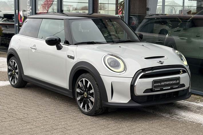 Sølv Mini Cooper SE fra 2023