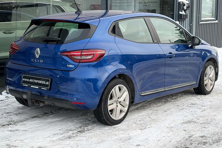 Blå Renault Clio V fra 2020