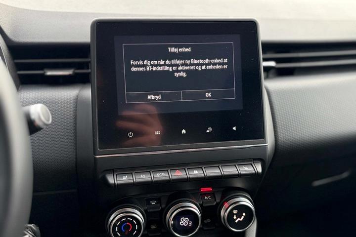 Blå Renault Clio V fra 2020