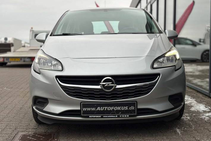 Sølv Opel Corsa fra 2016