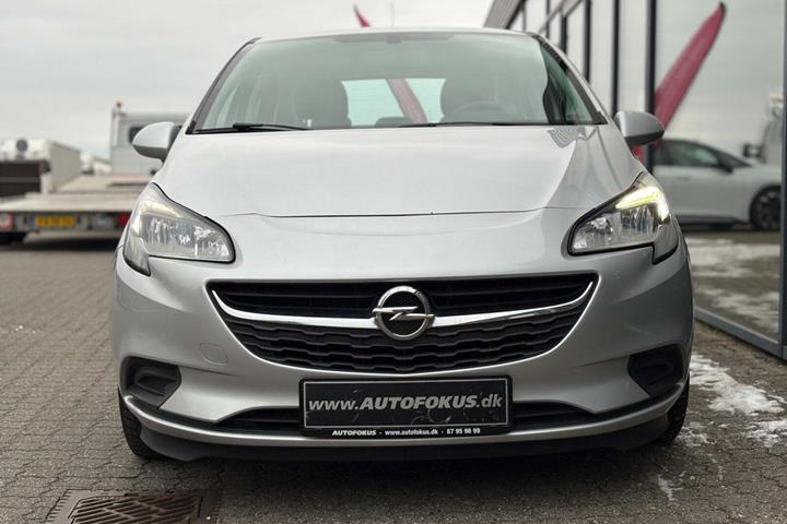 Sølv Opel Corsa fra 2016