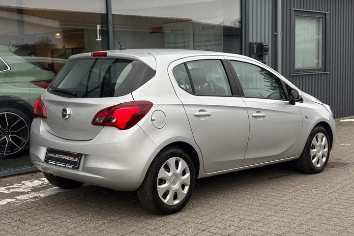 Sølv Opel Corsa fra 2016