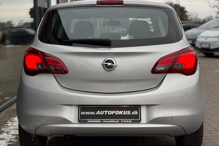 Sølv Opel Corsa fra 2016