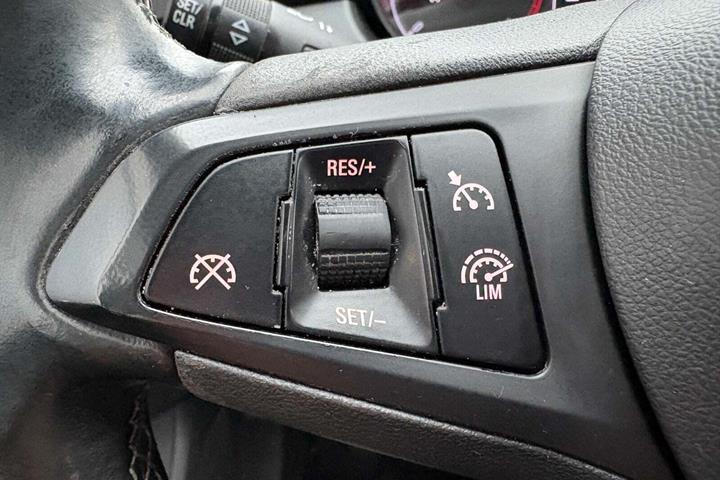 Sølv Opel Corsa fra 2016