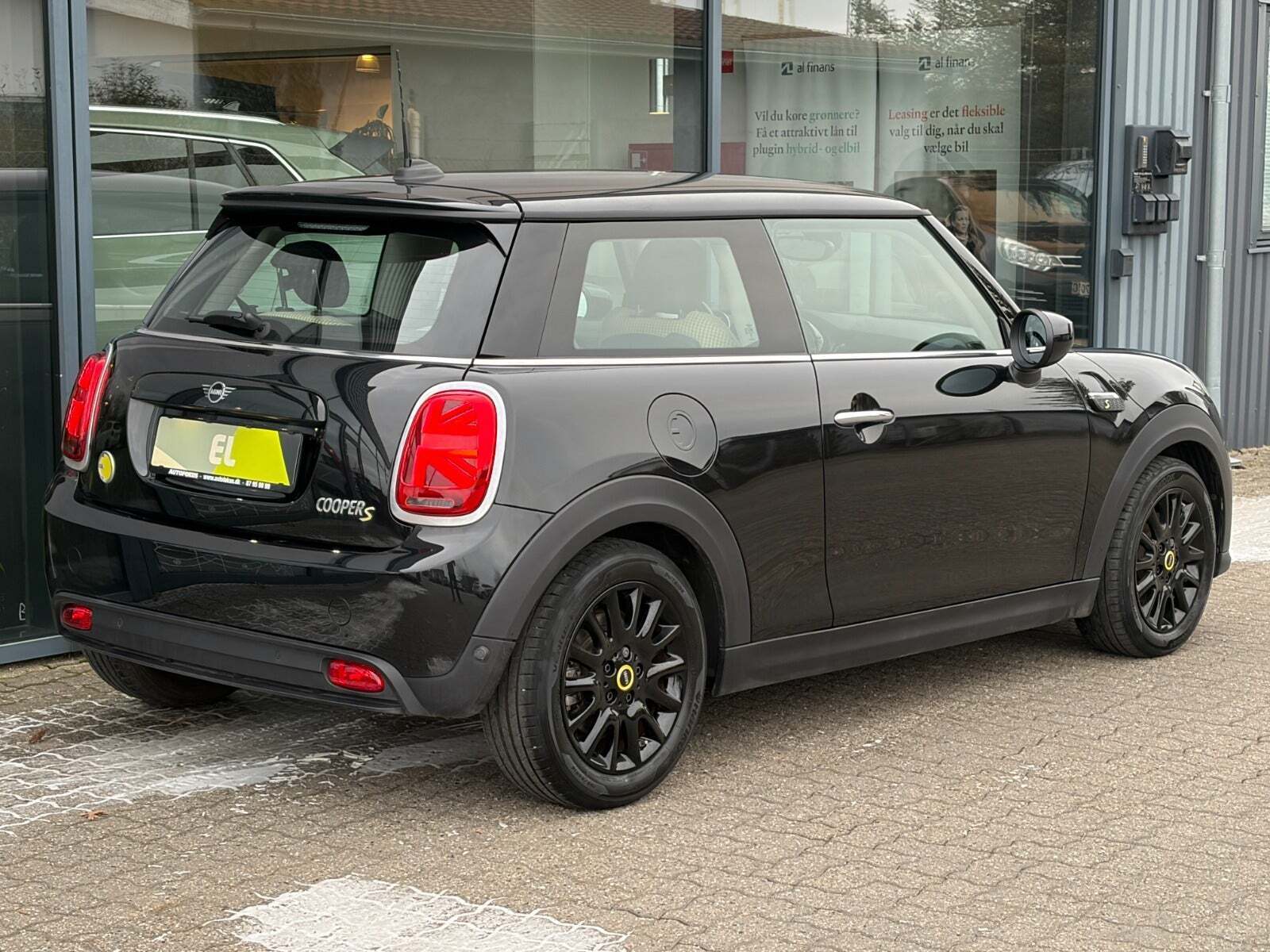 Mini Cooper SE Essential