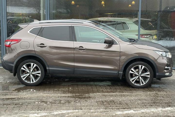Brun Nissan Qashqai fra 2018