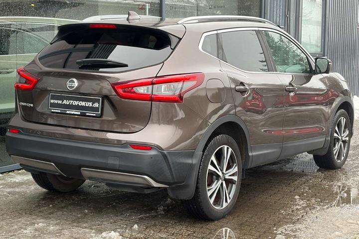 Brun Nissan Qashqai fra 2018