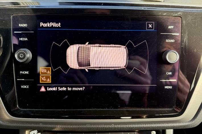 Blå VW Touran fra 2019