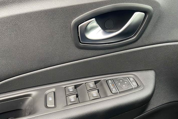 Sort Renault Captur fra 2018