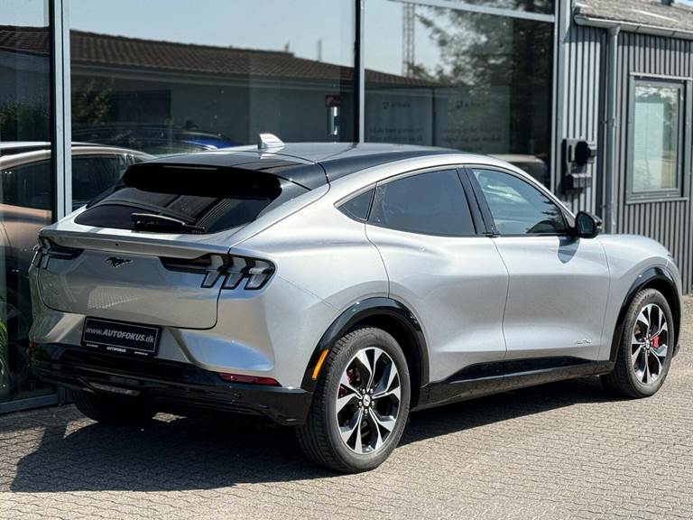 Ford Mustang Mach-E 70 Premium Standard Range AWD