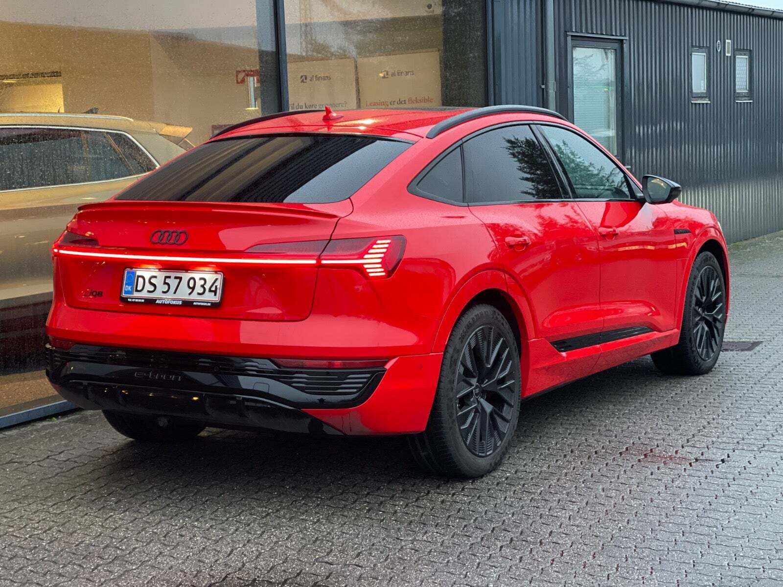 Audi Q8 e-tron 55 S-line Black Edition Sportback quattro