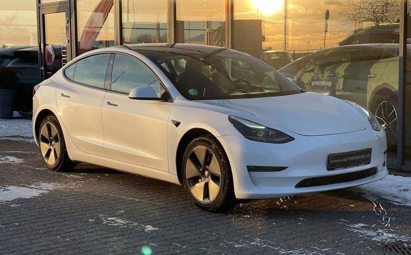 Tesla Model 3 Long Range RWD