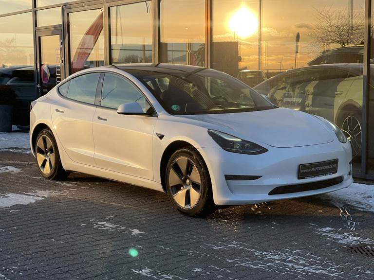Tesla Model 3 Long Range RWD