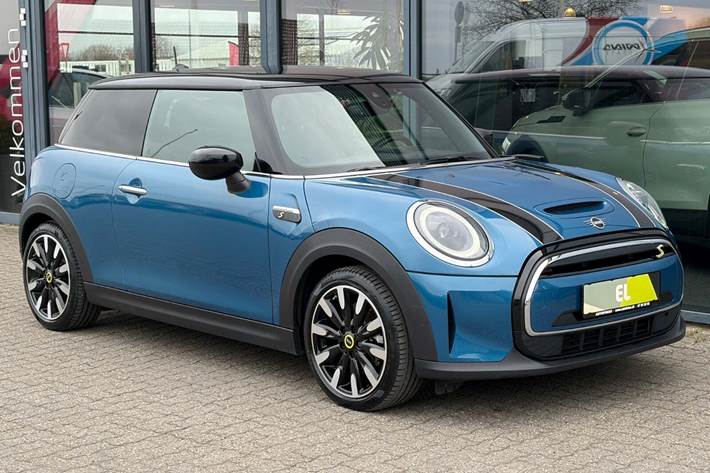 Blå Mini Cooper SE fra 2023