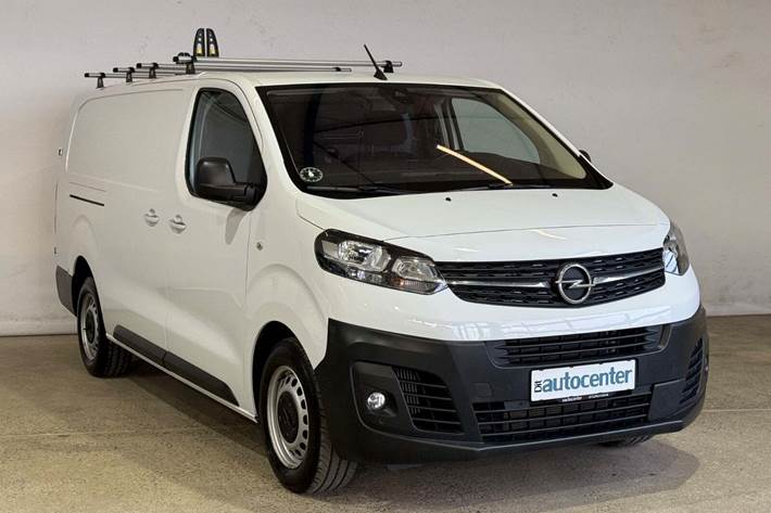 Hvid Opel Vivaro fra 2025