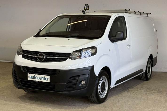 Hvid Opel Vivaro fra 2025