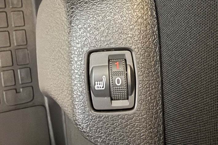 Hvid Opel Vivaro fra 2025