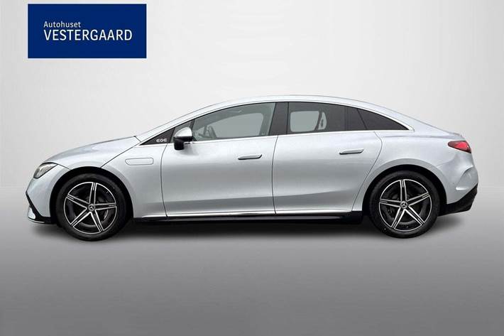 Sølv Mercedes EQE350 fra 2024
