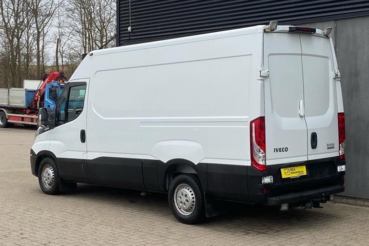 Hvid Iveco Daily fra 2016