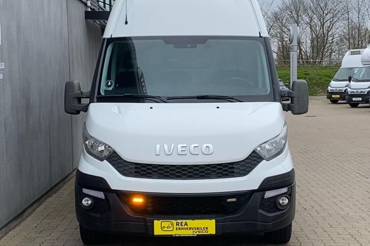 Hvid Iveco Daily fra 2016